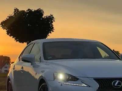 Gebraucht Lexus IS300h Sport Line 225 PS (165 kW) 2015 Weiß Limousine