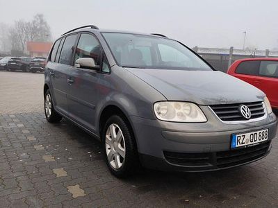Grau Gebraucht 2006 VW Touran Highline Van / Kleinbus | 3.000 € (Etwas zu teuer)