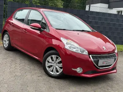 Gebraucht Peugeot 208 Active 68 PS (50 kW) 2013 Rot Kleinwagen