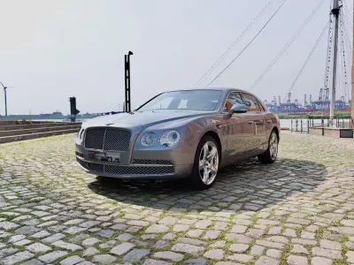 Brugt Bentley Flying Spur 625 HK (459 kW) 2015 Grå Sedan