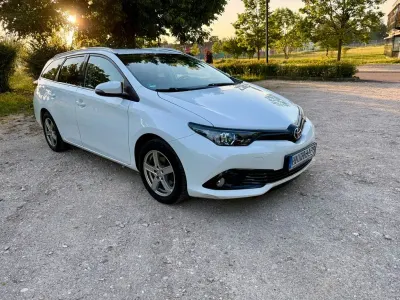 Gebraucht Toyota Auris 116 PS (85 kW) 2019 Weiß Kleinwagen