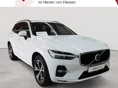 Gebraucht Volvo XC60 Momentum 197 PS (144 kW) 2021 Weiß SUV