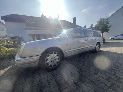 Gebraucht Mercedes E430 Avantgarde 279 PS (205 kW) 1999 Silber Limousine