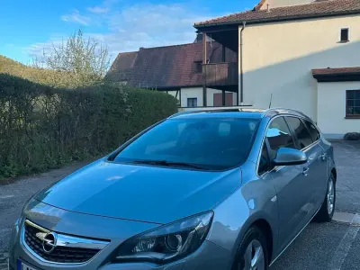 Używany Opel Astra 116 KM (85 kW) 2011 Szary Kombi