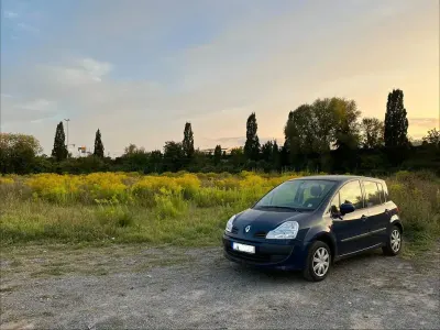 Käytetty Renault Modus Expression 75 HP (55 kW) 2010 Tila-auto
