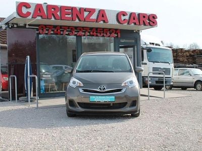 Gebraucht Toyota Verso-S Comfort 90 PS (66 kW) 2015 Braun Van / Kleinbus