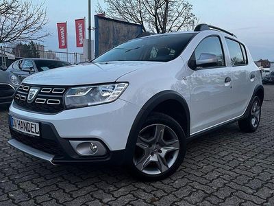 Weiß Gebraucht 2020 Dacia Sandero Stepway Limousine | 10.900 € (Fairer Preis)