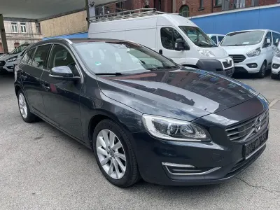 Gebraucht Volvo V60 Summum 190 PS (139 kW) 2017 Grau Kombi