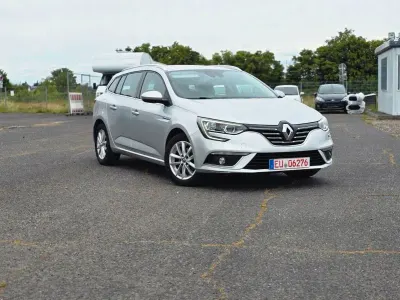 Gebraucht Renault Mégane GrandTour 132 PS (97 kW) 2017 Silber Kombi