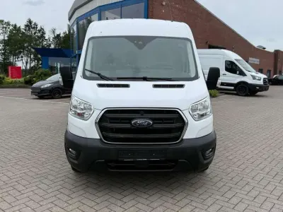 Gebraucht Ford Transit Trend 131 PS (96 kW) 2022 Weiß Van / Kleinbus