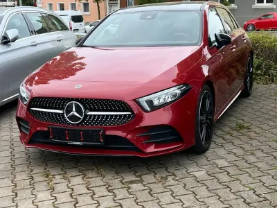 Gebraucht Mercedes A200 AMG line 163 PS (119 kW) 2022 Rot Kleinwagen