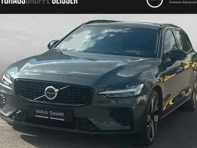 Gebraucht Volvo V60 Plus 350 PS (257 kW) 2025 Grün Kombi