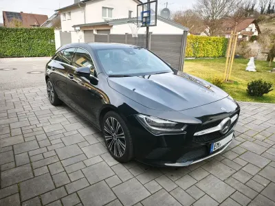Gebraucht Mercedes CLA200 Shooting Brake 150 PS (110 kW) 2020 Schwarz Kombi