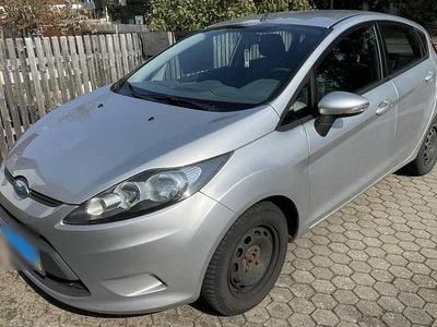 Gebraucht Ford Fiesta 82 PS (60 kW) 2009 Silber Kleinwagen