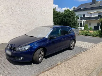 Gebraucht VW Golf VII Team 125 PS (91 kW) 2012 Blau Limousine