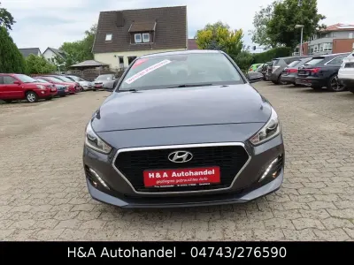 Gebraucht Hyundai i30 YES! 99 PS (72 kW) 2019 Grau Limousine