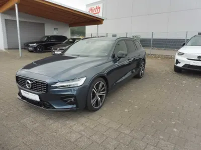 Gebraucht Volvo V60 R-Design 145 PS (106 kW) 2021 Kombi