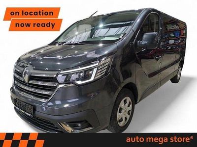 Grau Gebraucht 2023 Renault Trafic Van / Kleinbus | 27.149 € (Superpreis)