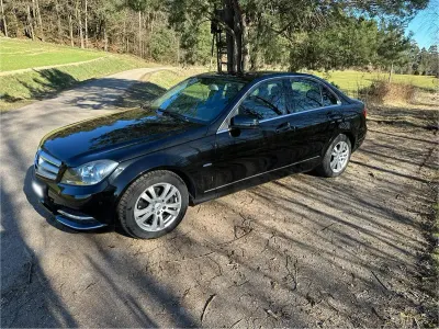 Gebraucht Mercedes C200 136 PS (100 kW) 2011 Schwarz Limousine