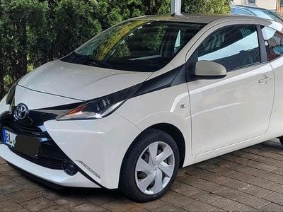 Usata Toyota Aygo 69 CV (50 kW) 2015 Bianco Utilitaria
