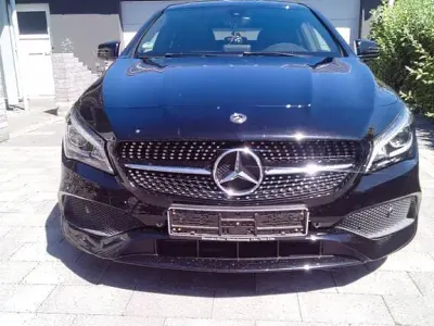 Gebraucht Mercedes CLA200 Shooting Brake AMG line 156 PS (114 kW) 2017 Schwarz Kombi