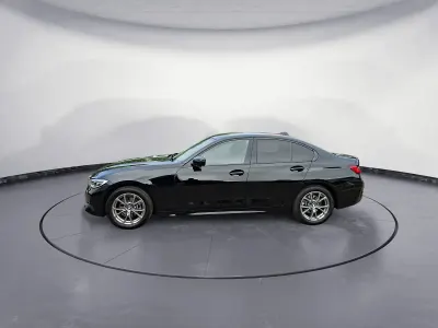 Gebraucht BMW 318 Sport Line 150 PS (110 kW) 2021 Schwarz Limousine