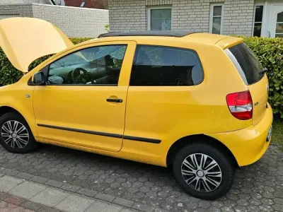 Gebraucht VW Fox 54 PS (39 kW) 2007 Gelb Kleinwagen