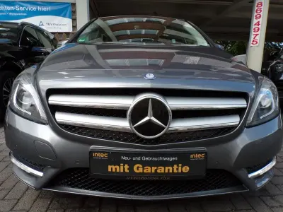 Gebraucht Mercedes B200 136 PS (100 kW) 2014 Grau Kleinwagen
