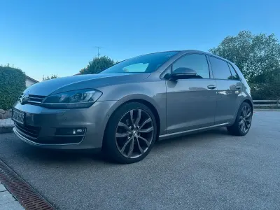 Gebraucht VW Golf VII Highline 140 PS (102 kW) 2013 Grau Limousine