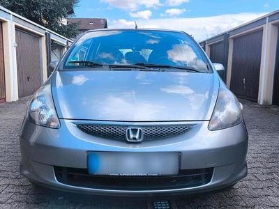 Second-hand Honda Jazz 78 CP (57 kW) 2006 Argintiu Hatchback