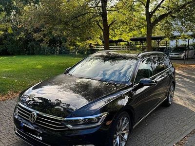 Gebraucht VW Passat Highline 150 PS (110 kW) 2015 Schwarz Kombi