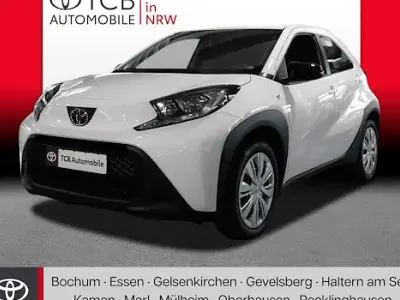 Nouvelle Toyota Aygo X Play 72 ch (52 kW) 2025 Blanc SUV
