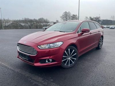 Gebraucht Ford Mondeo Titanium 160 PS (117 kW) 2015 Rot Limousine