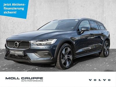 Denim blue / metallic Gebraucht 2023 Volvo V60 CC Plus Kombi | 37.480 € (Fairer Preis)