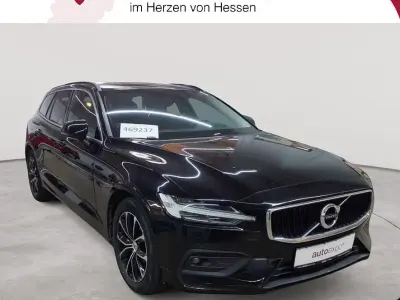 Gebraucht Volvo V60 Momentum 197 PS (144 kW) 2021 Schwarz Kombi