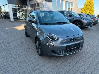 Gebraucht Fiat 500e La Prima 86 kW (118 PS) 2021 Grau Kleinwagen