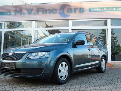 Grau Gebraucht 2015 Skoda Octavia Active Kombi | 10.500 € (Fairer Preis)