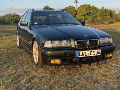 BMW 323