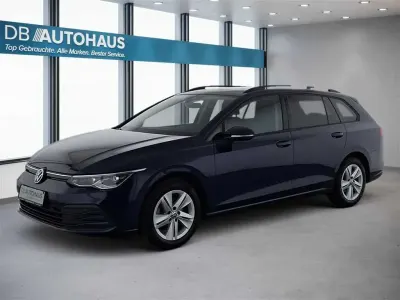 Gebraucht VW Golf VIII Life 150 PS (110 kW) 2024 Blau Kombi