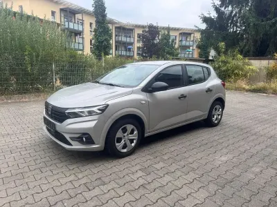 Gebraucht Dacia Sandero Essentiel 67 PS (49 kW) 2021 Grau Limousine