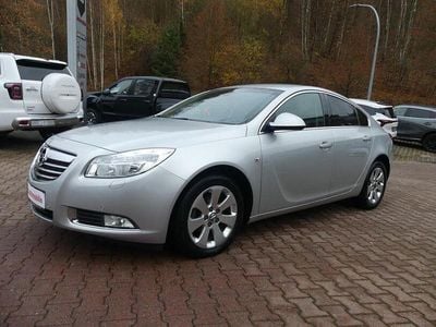 Silber (metallic) Gebraucht 2012 Opel Insignia Limousine | 7.990 € (Etwas zu teuer)