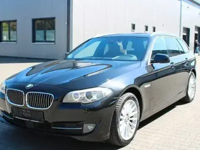 Usata BMW 530 Sport Line 258 CV (189 kW) 2013 Nero Station wagon