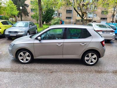 Gebraucht Skoda Fabia Style 90 PS (66 kW) 2014 Grau Limousine