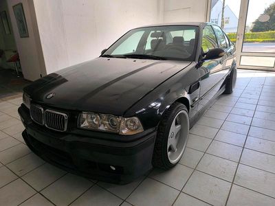 Second-hand BMW 316 105 CP (77 kW) 1994 Negru Berlinǎ