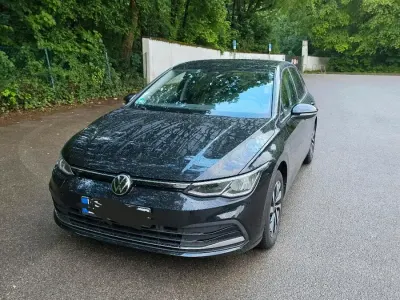 Gebraucht VW Golf VIII 131 PS (96 kW) 2022 Schwarz Limousine