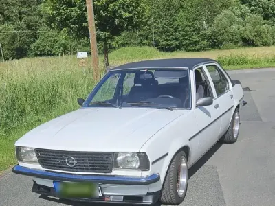 Gebraucht Opel Ascona 160 PS (117 kW) 1976 Weiß Limousine
