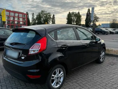 Gebraucht Ford Fiesta Trend 80 PS (58 kW) 2017 Schwarz Kleinwagen