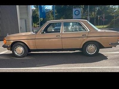 Gebraucht Mercedes 280 156 PS (114 kW) 1975 Beige Limousine