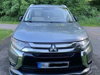 gebraucht Mitsubishi Outlander 2.2 DI-D Edition 100+ 4WD Automatik