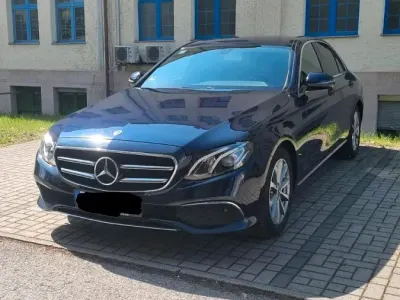 Gebraucht Mercedes E200 150 PS (110 kW) 2018 Blau Limousine